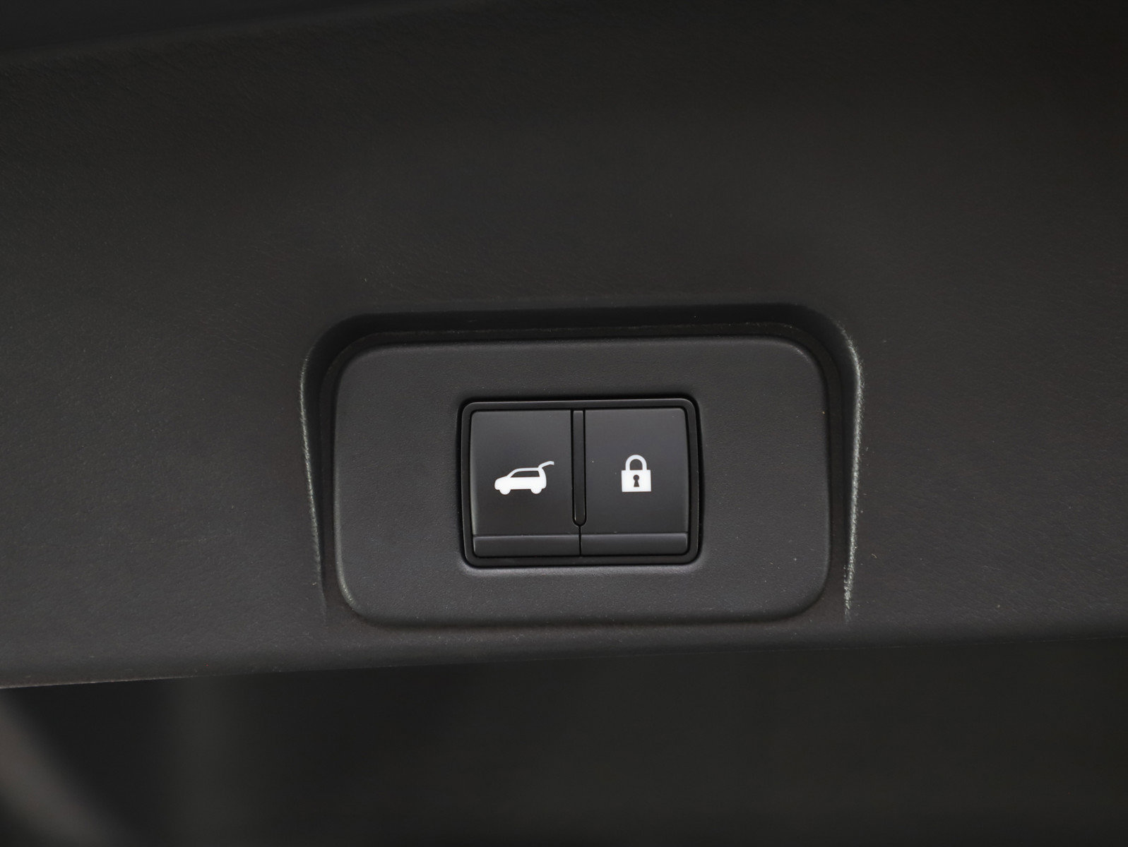 Used 2023 Nissan Rogue SV w/ SV Premium B Package image 17