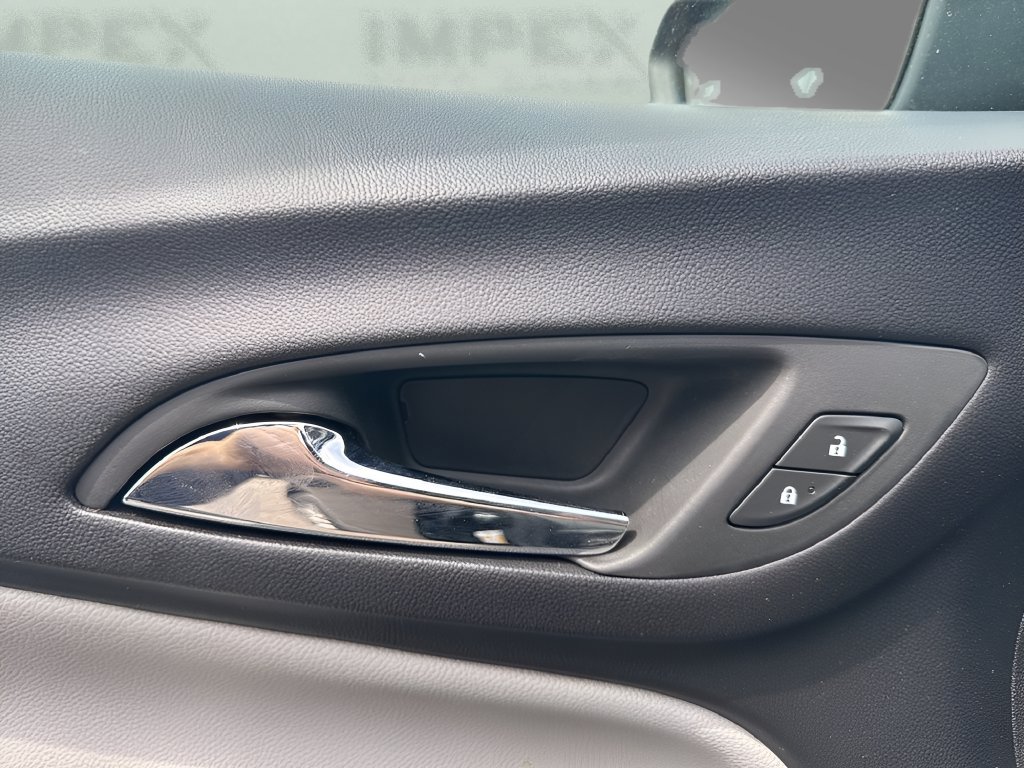 Used 2024 Chevrolet Equinox LS w/ LS Convenience Package FWD image 12
