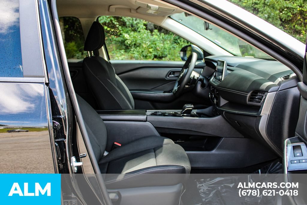 Used 2024 Nissan Rogue S AWD/4WD image 18