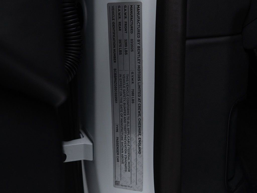 Used 2025 Bentley Flying Spur Plug-In Hybrid image 52