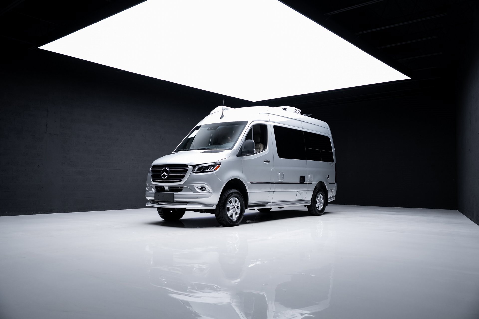 Used 2022 Mercedes-Benz Sprinter 144 Cargo image 92