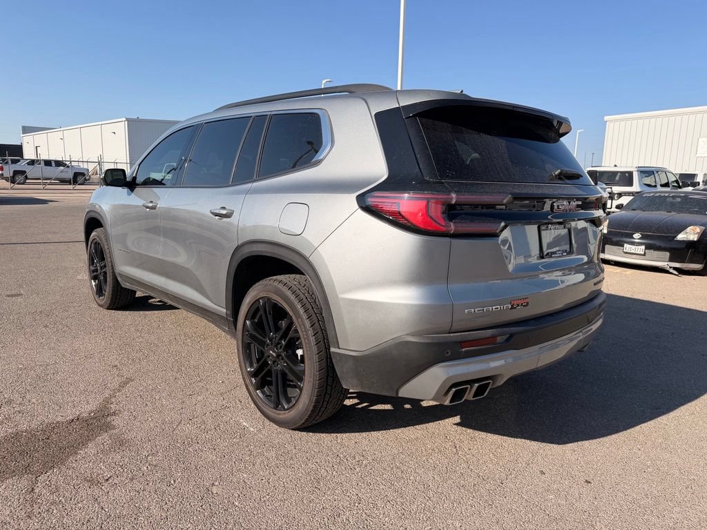 Used 2025 GMC Acadia Elevation FWD image 2