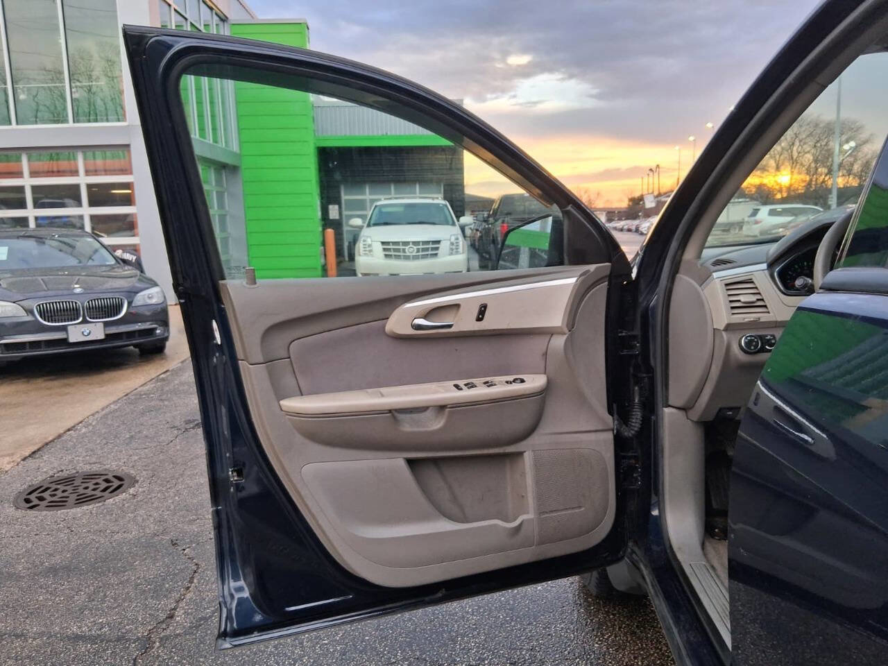 Used 2010 Chevrolet Traverse LS FWD image 16