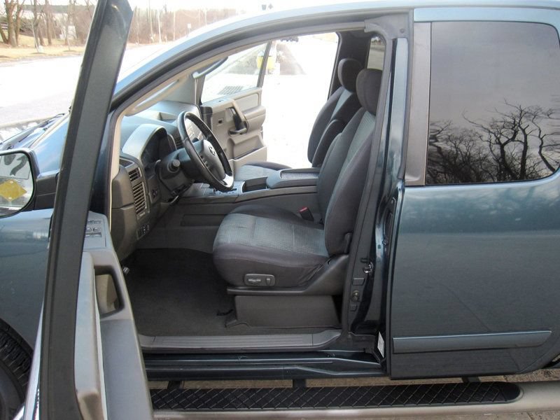 Used 2005 Nissan Titan SE AWD/4WD image 19