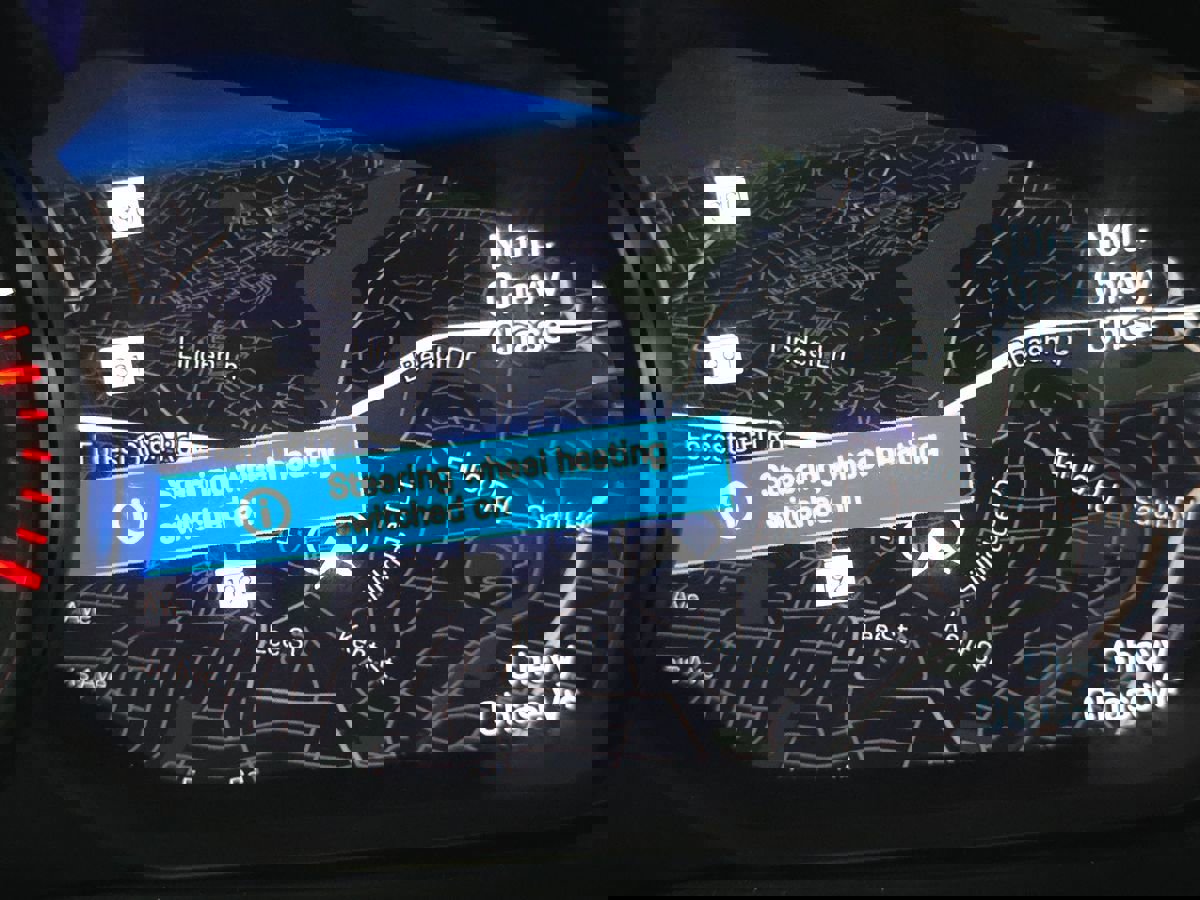 Used 2023 Porsche Cayenne Platinum Edition image 34