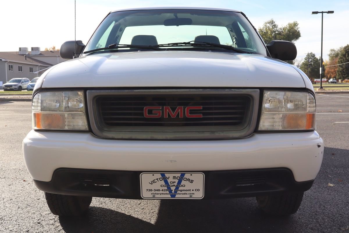 Used 2000 GMC Sonoma SL w/ Cold-Climate Pkg image 13
