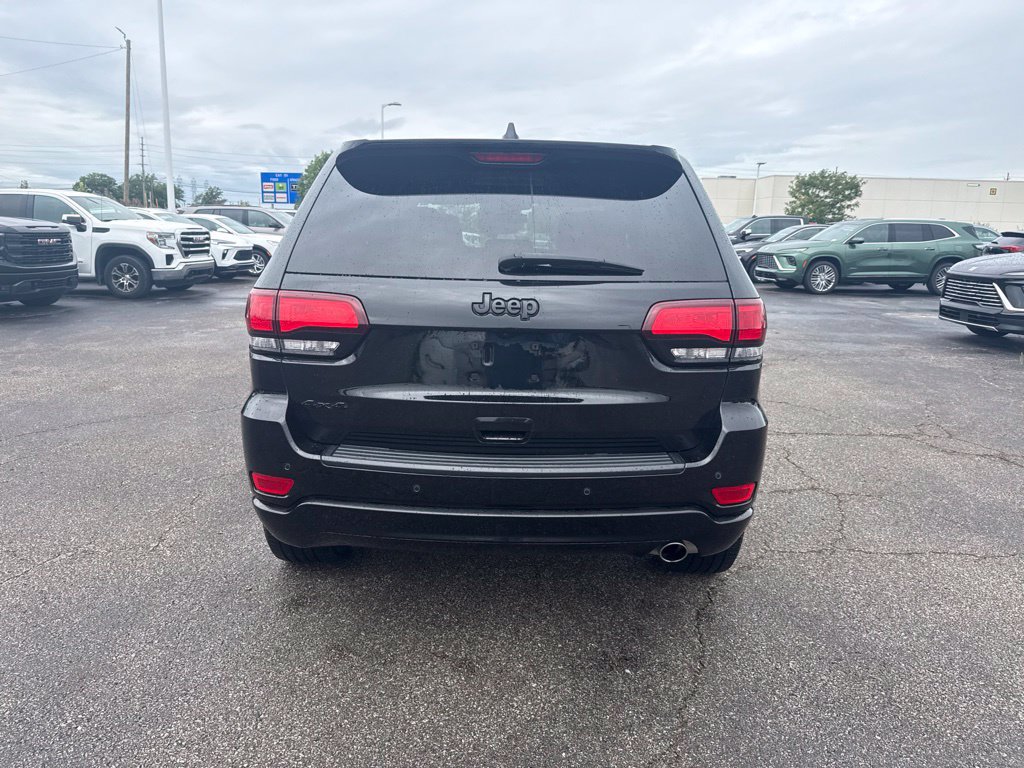 Used 2021 Jeep Grand Cherokee Laredo X AWD/4WD image 4
