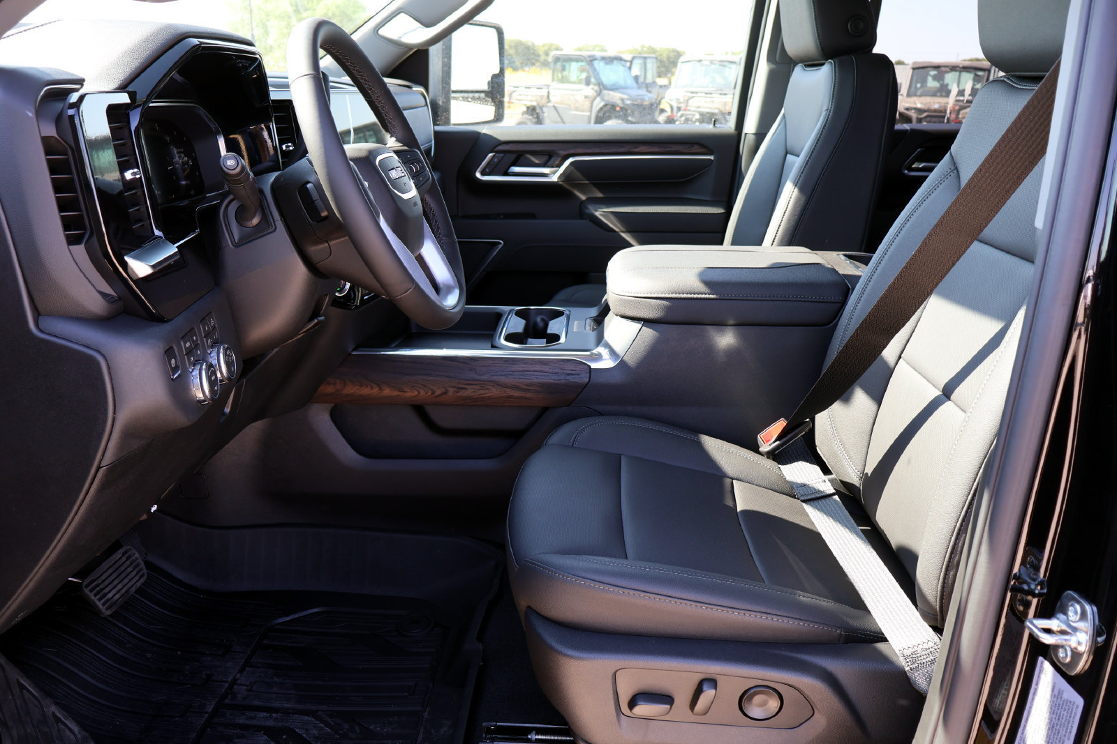 New 2026 GMC Sierra 3500 SLT w/ SLT Convenience Package AWD/4WD image 10