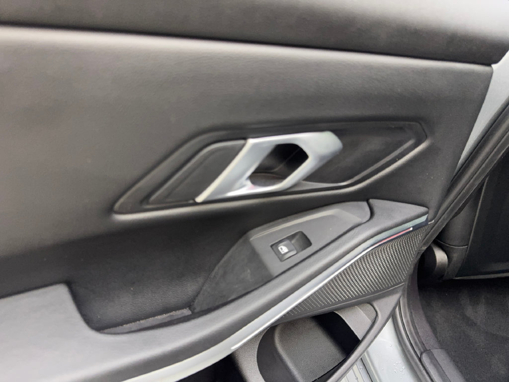Used 2025 BMW 330i Sedan w/ Premium Package RWD image 40