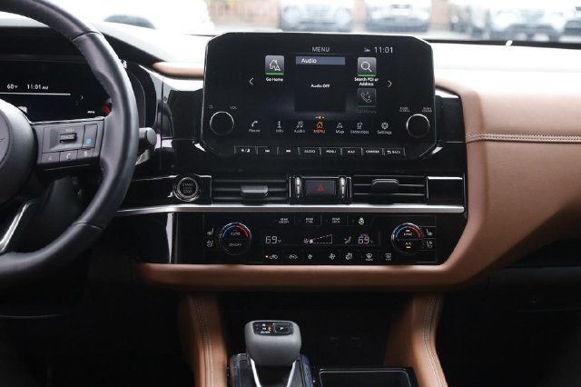 Certified 2023 Nissan Pathfinder Platinum w/ Black Appearance Package AWD/4WD image 28