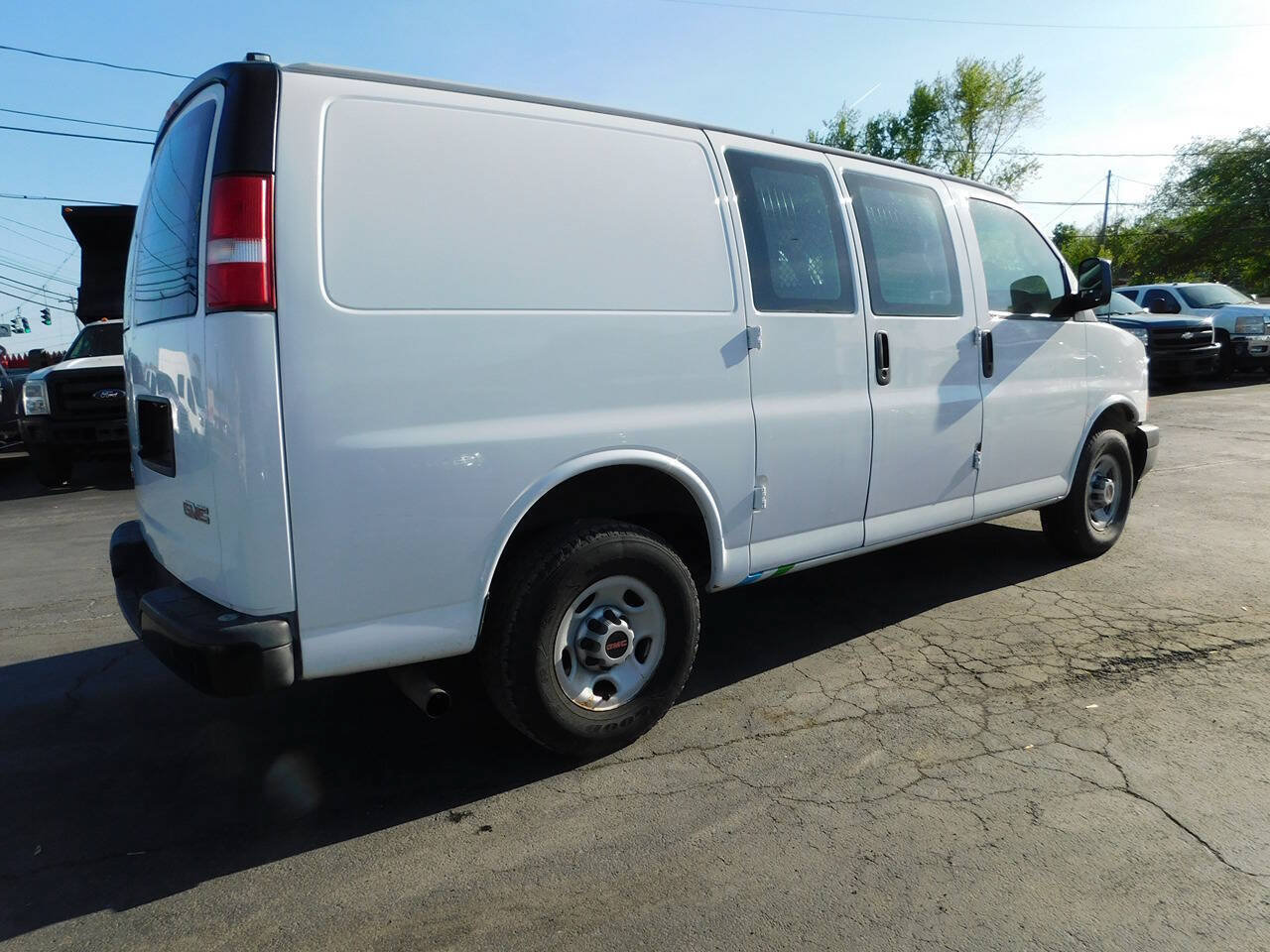 Used 2017 GMC Savana 2500 w/ All Terrain Package RWD image 16