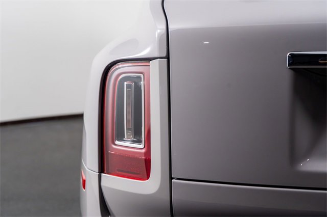 Used 2023 Rolls-Royce Cullinan image 12