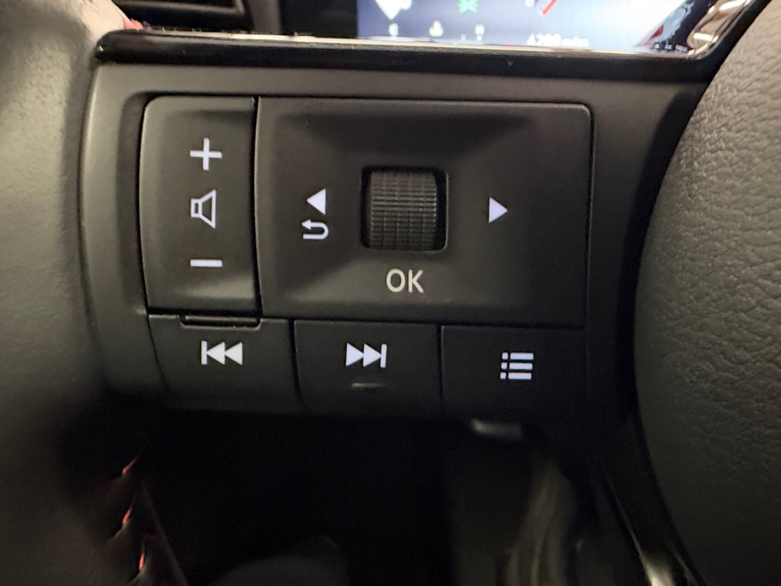 Used 2026 Nissan Kicks SR FWD image 17