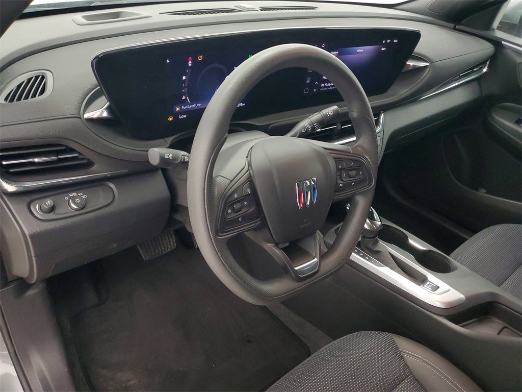 Used 2025 Buick Envista Preferred image 12