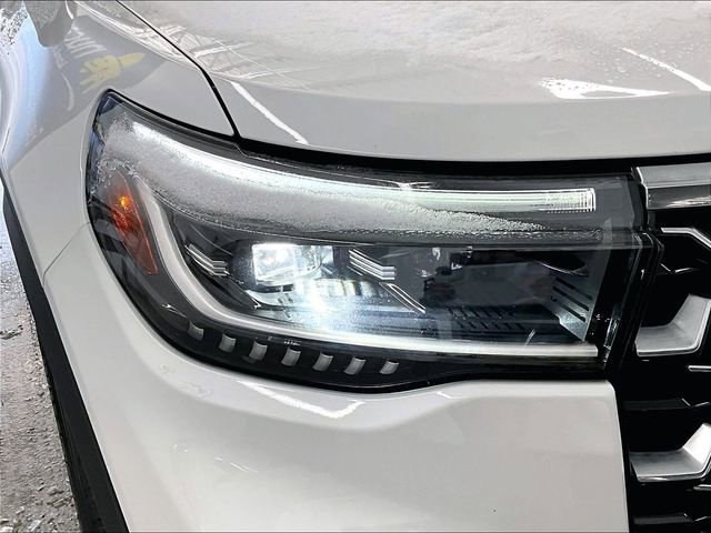 Used 2025 Ford Explorer Platinum w/ LUX Leather Package AWD/4WD image 32