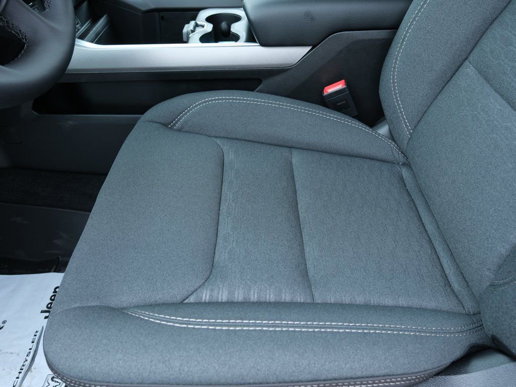 New 2026 RAM 1500 4x4 Crew Cab image 23