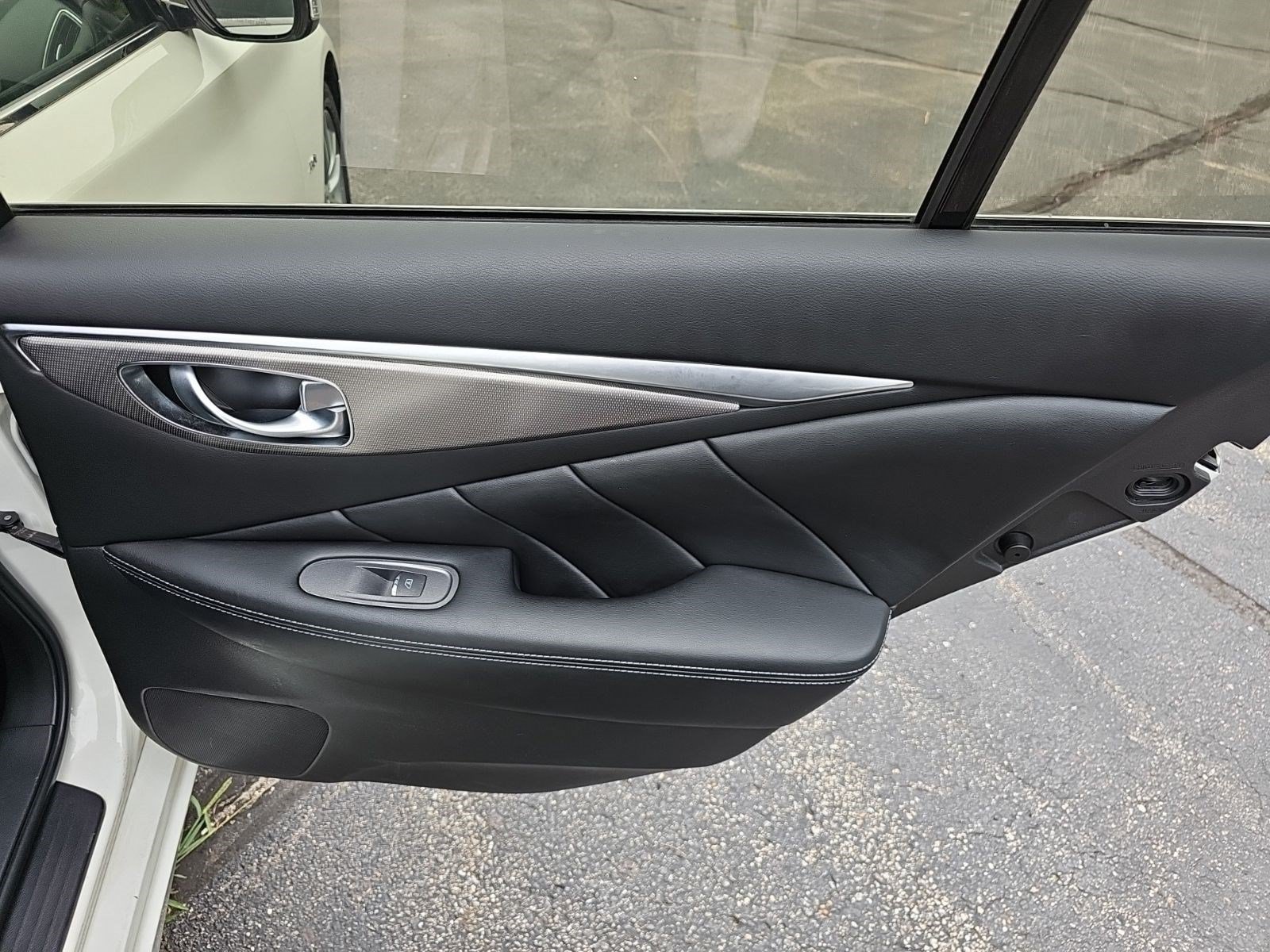 Used 2017 INFINITI Q50 3.0t Premium RWD image 16