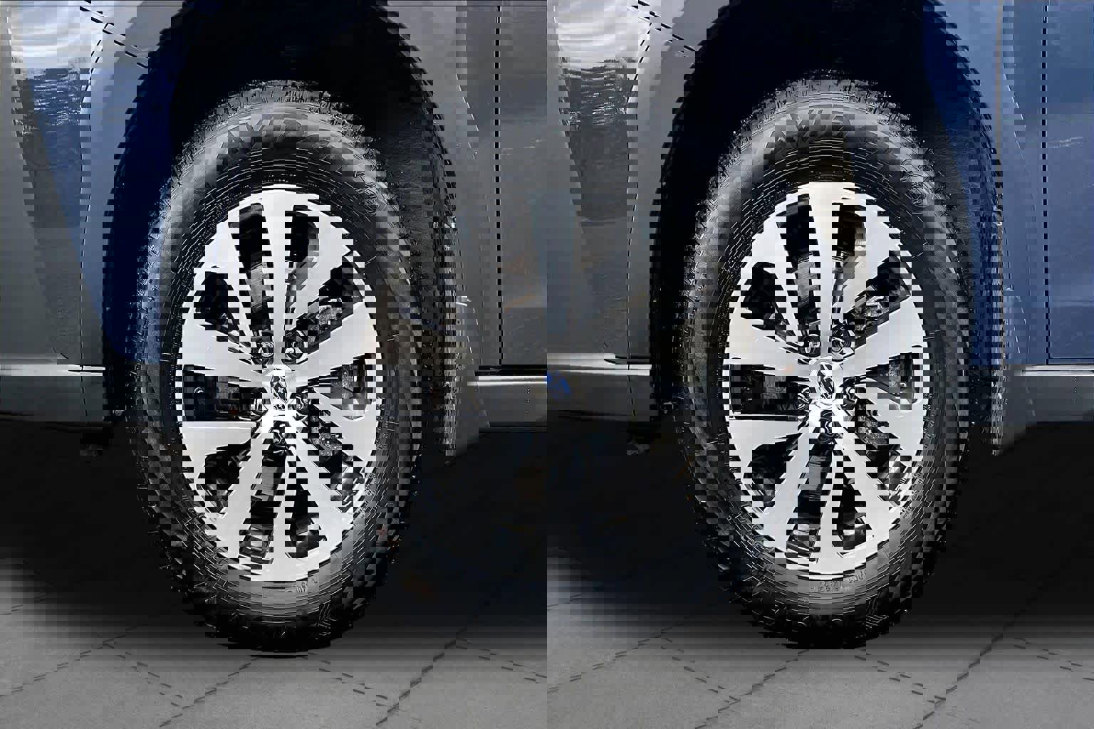 Used 2025 Subaru Outback AWD/4WD image 11