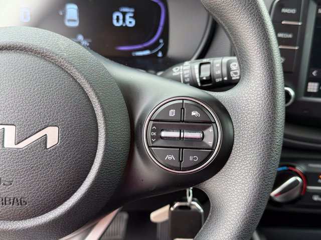 Used 2025 Kia Soul LX w/ LX Technology Package FWD image 16