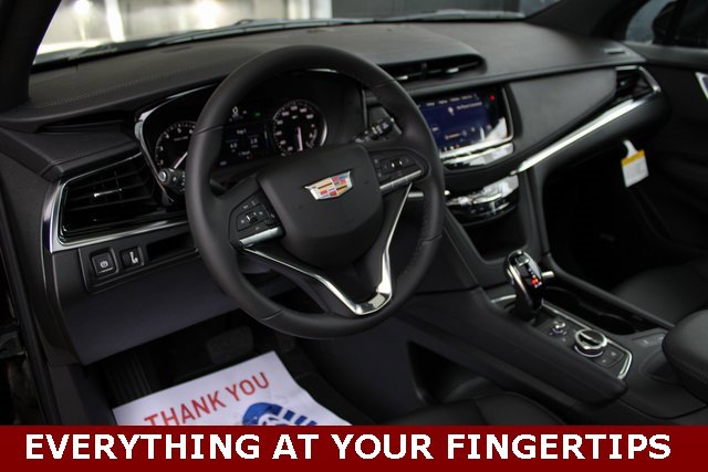 New 2025 Cadillac XT6 Luxury image 13