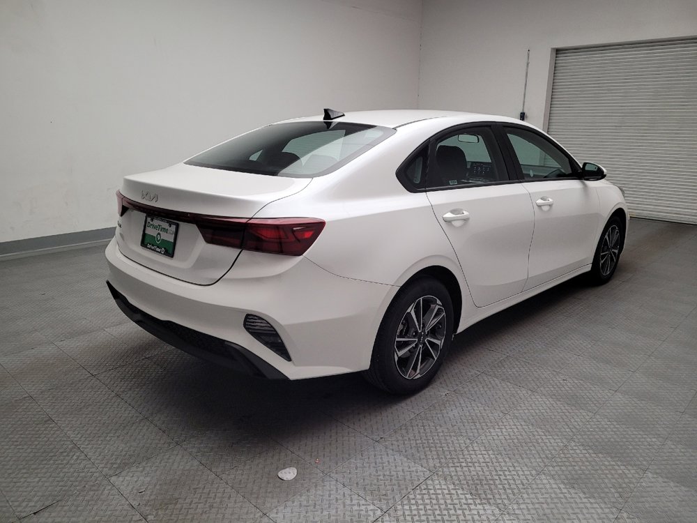 Used 2024 Kia Forte LXS image 9