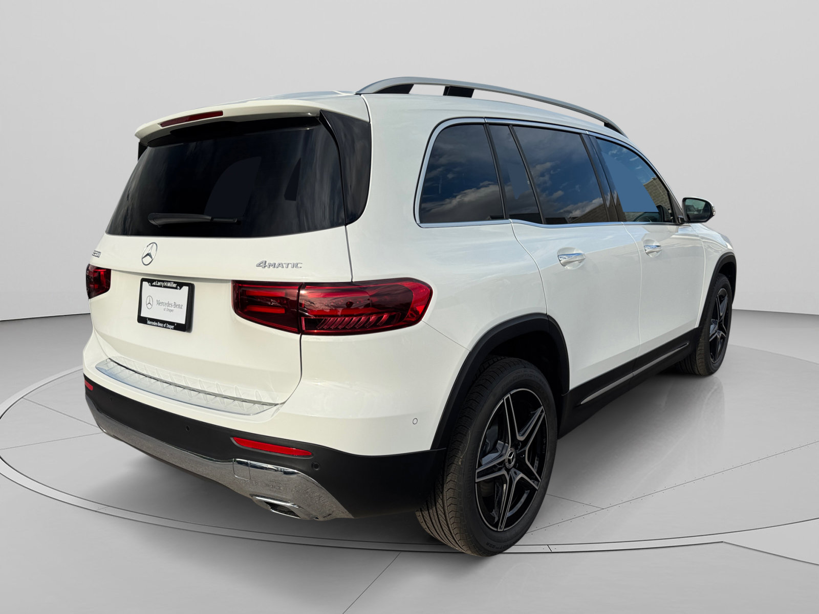 New 2026 Mercedes-Benz GLB 250 4MATIC image 5