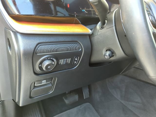 Certified 2022 Jeep Grand Wagoneer Series III w/ HD Trailer Tow Package AWD/4WD image 14
