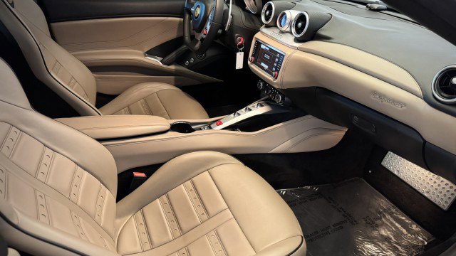 Used 2015 Ferrari California T image 19