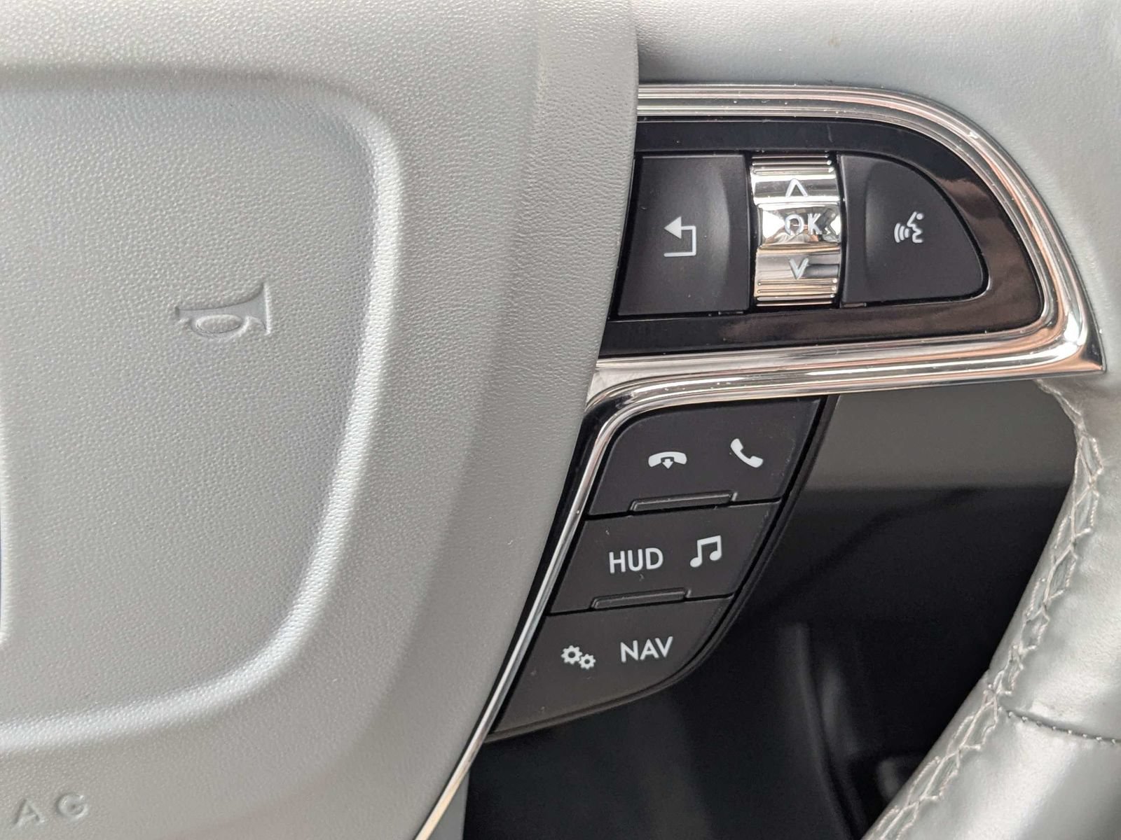 Used 2021 Lincoln Navigator L Reserve AWD/4WD image 30