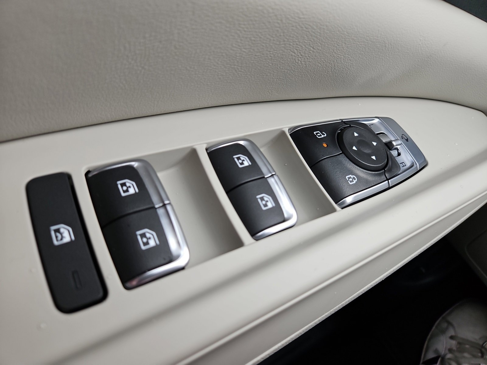 New 2026 Kia Carnival EX image 22