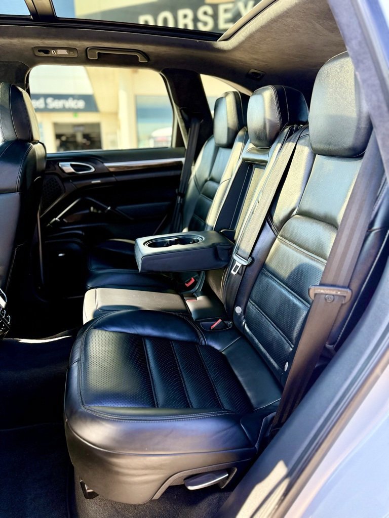 Used 2013 Porsche Cayenne Turbo image 15