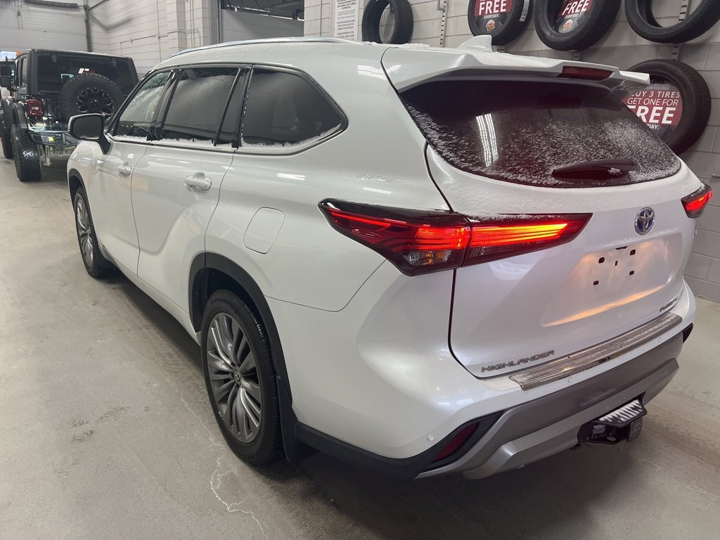 Used 2022 Toyota Highlander Platinum image 7