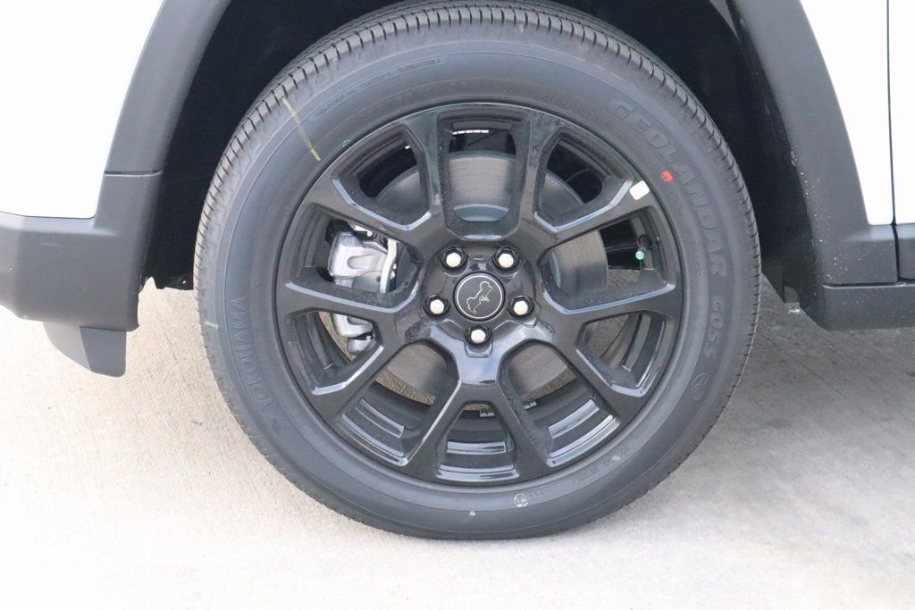 New 2026 Jeep Compass Latitude image 17