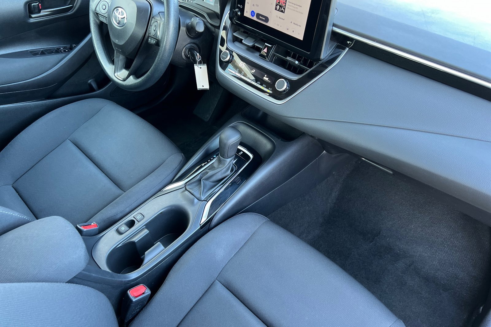 Used 2024 Toyota Corolla LE image 21