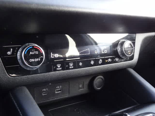 Used 2024 Mitsubishi Outlander SE AWD/4WD image 31