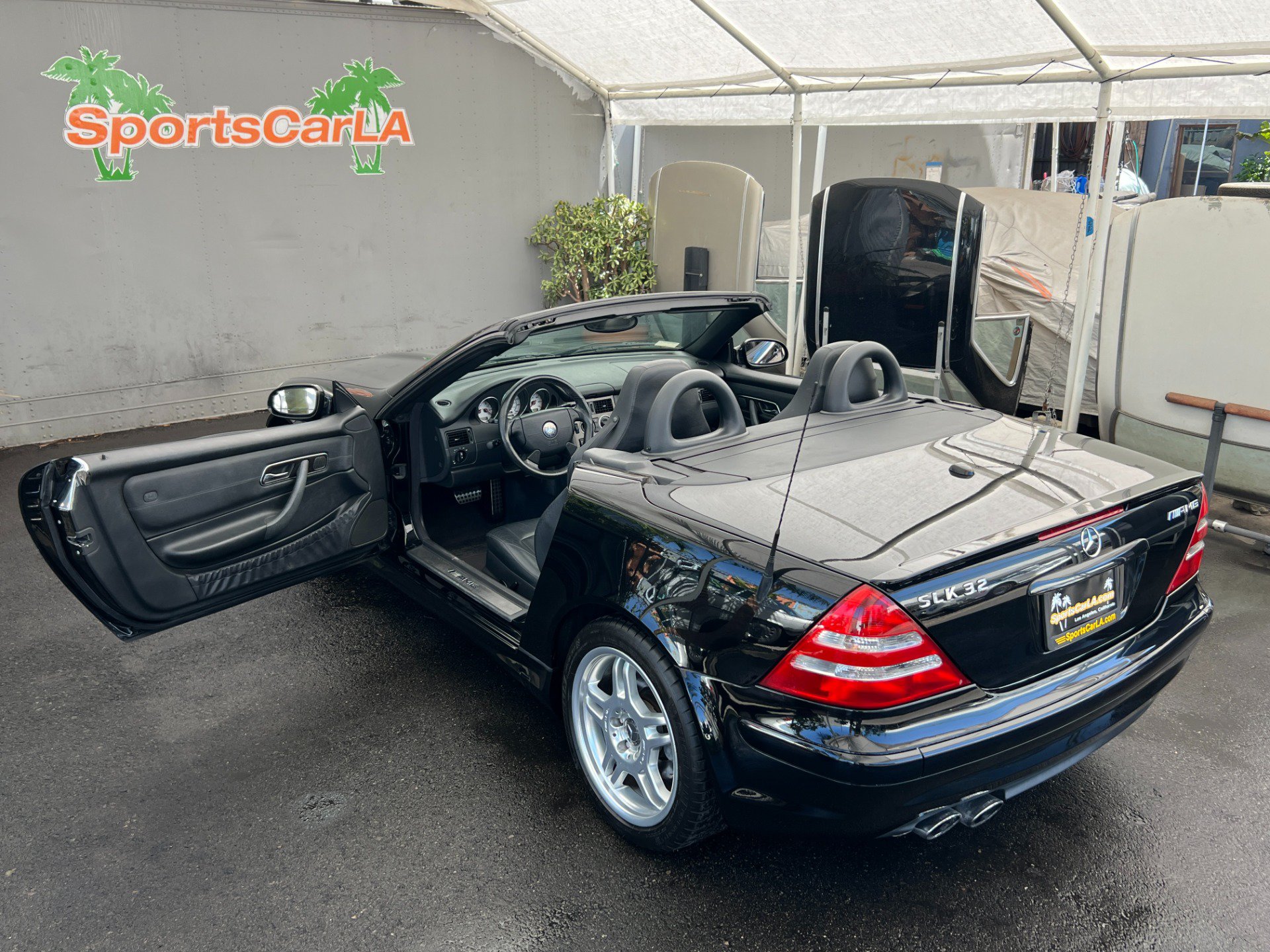 Used 2002 Mercedes-Benz SLK 32 AMG image 3