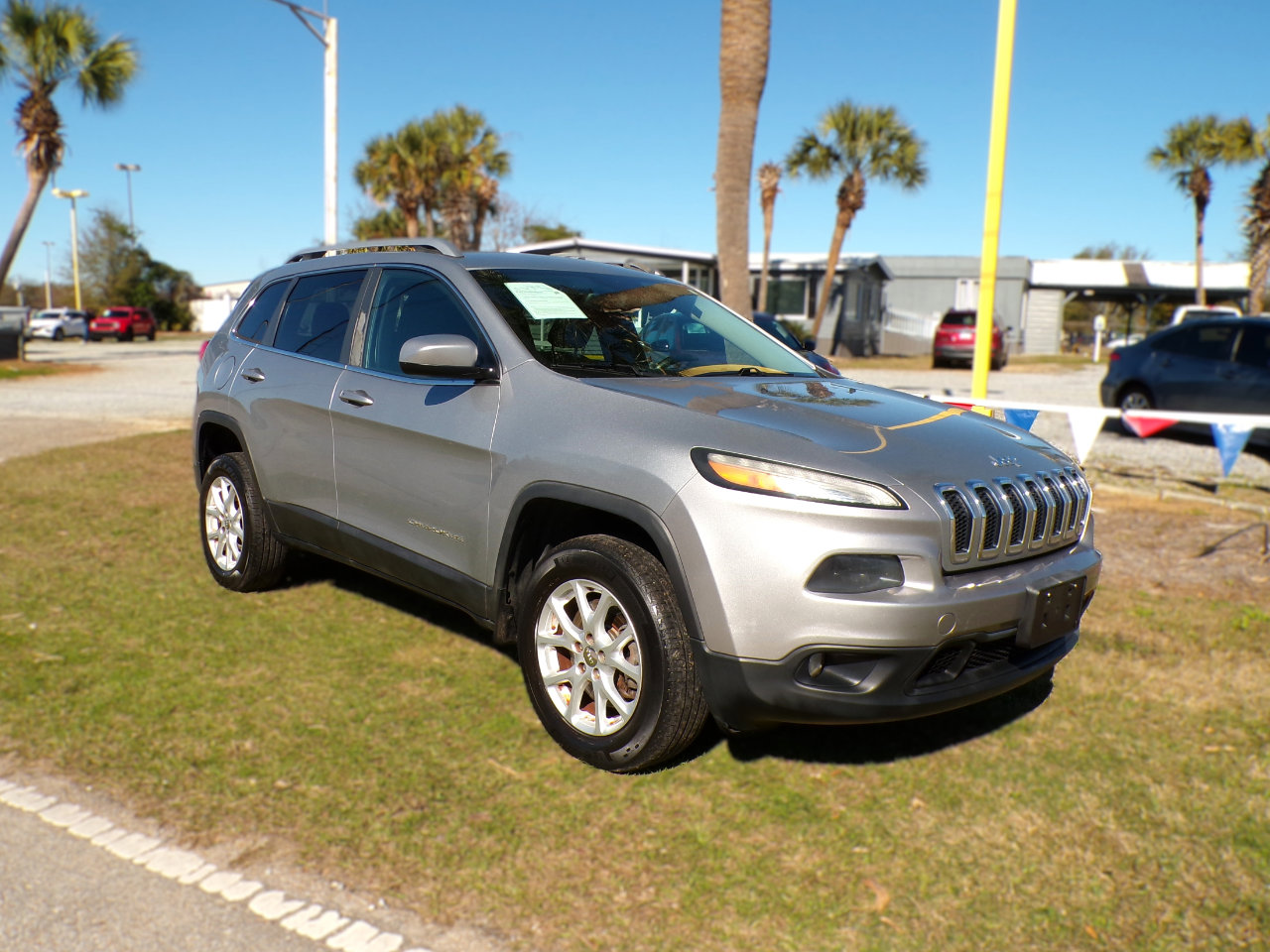 Used 2014 Jeep Cherokee Latitude w/ Comfort/Convenience Group image 2