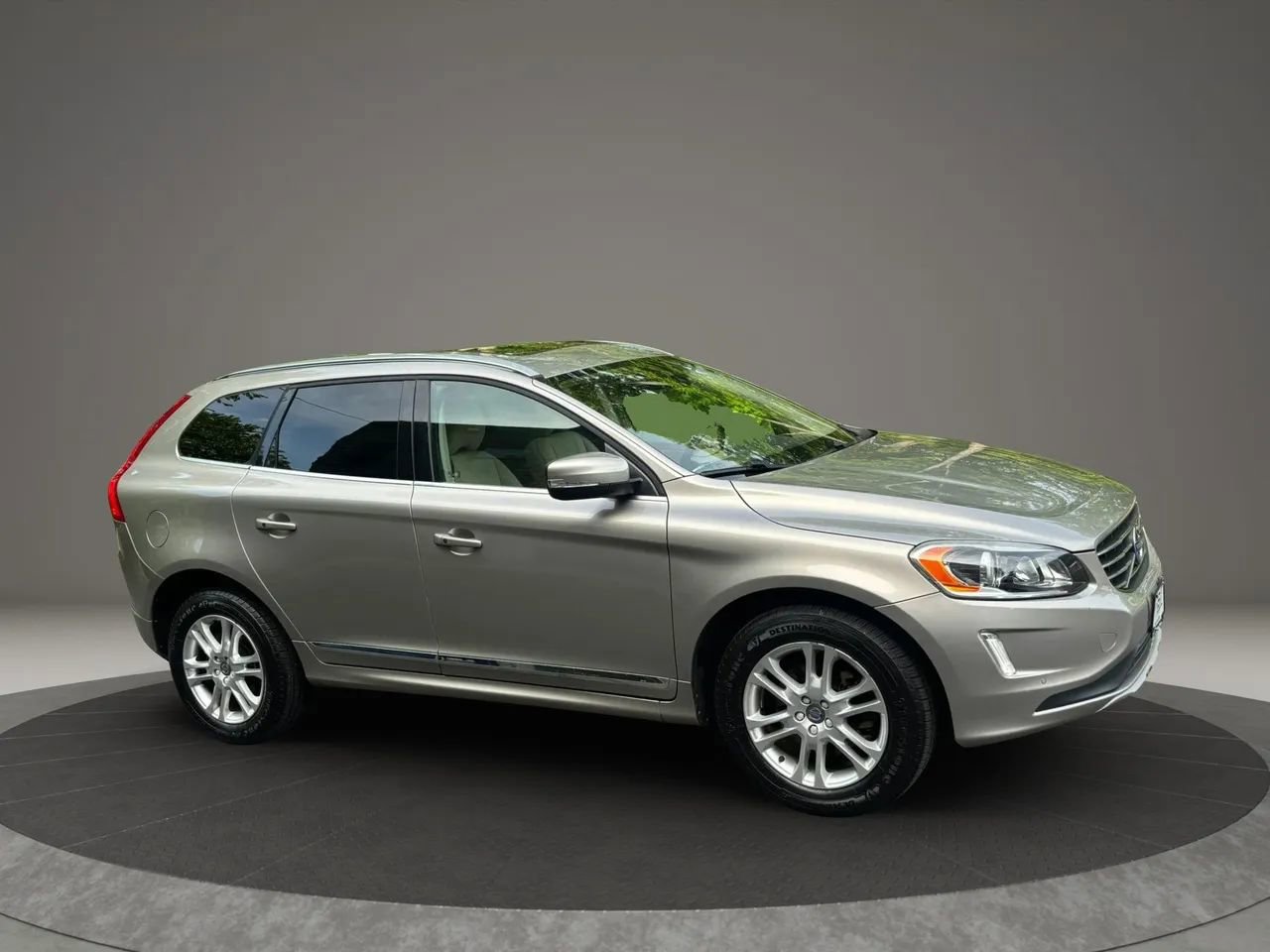 Used 2016 Volvo XC60 T5 Premier w/ Proximity Package FWD image 7