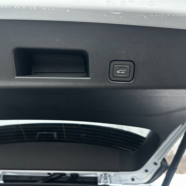 New 2026 Chevrolet Traverse Z71 w/ Driver Confidence Package image 16