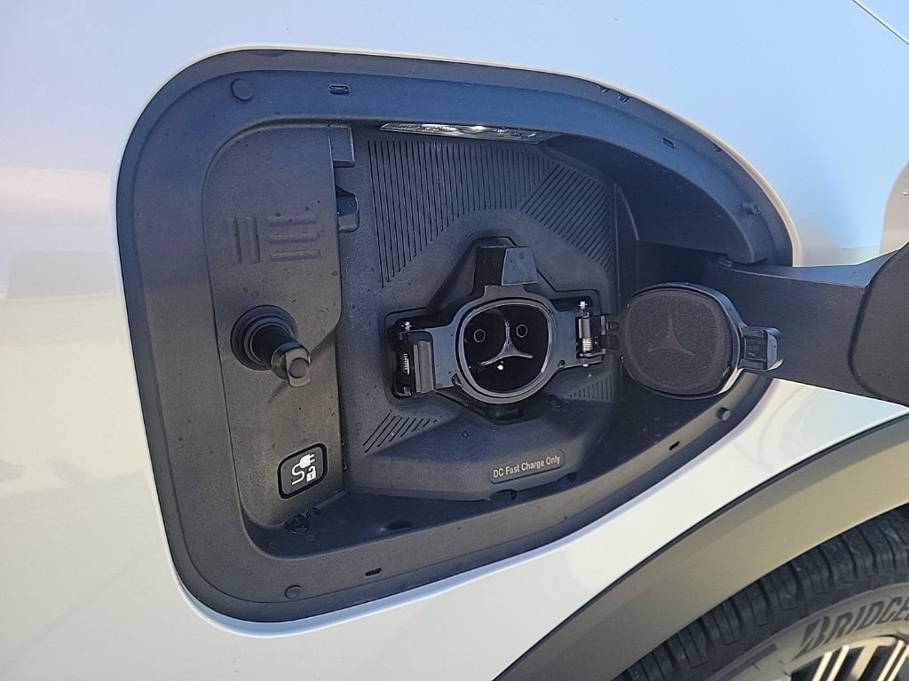 New 2026 Nissan Leaf Platinum+ w/ Floor Mat Package (Platinum+) FWD image 11