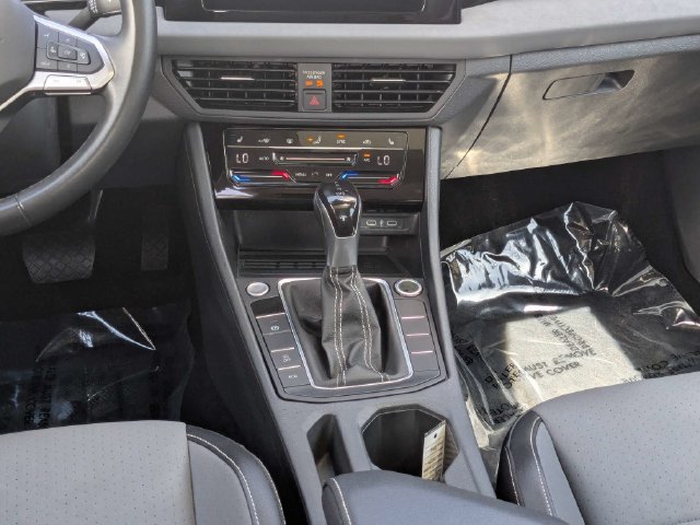 Used 2025 Volkswagen Jetta SE FWD image 17