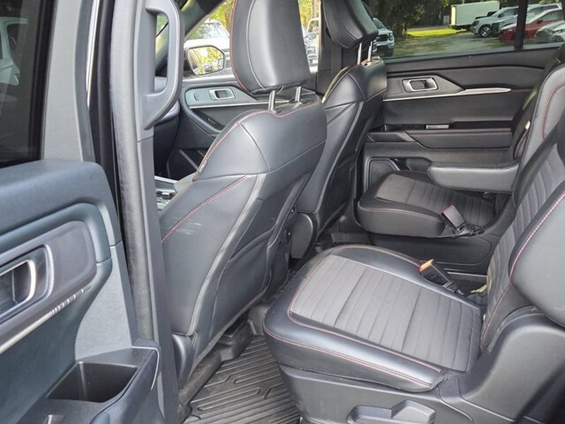 Used 2025 Ford Explorer ST-Line AWD/4WD image 8