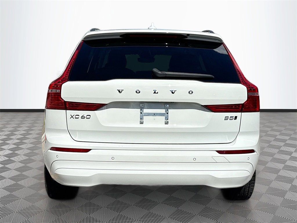 Used 2022 Volvo XC60 B5 Momentum image 7