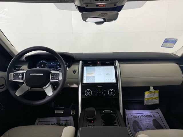 Certified 2025 Land Rover Discovery Dynamic SE AWD/4WD image 30