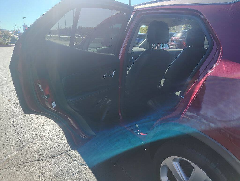 Used 2015 Buick Encore FWD image 11