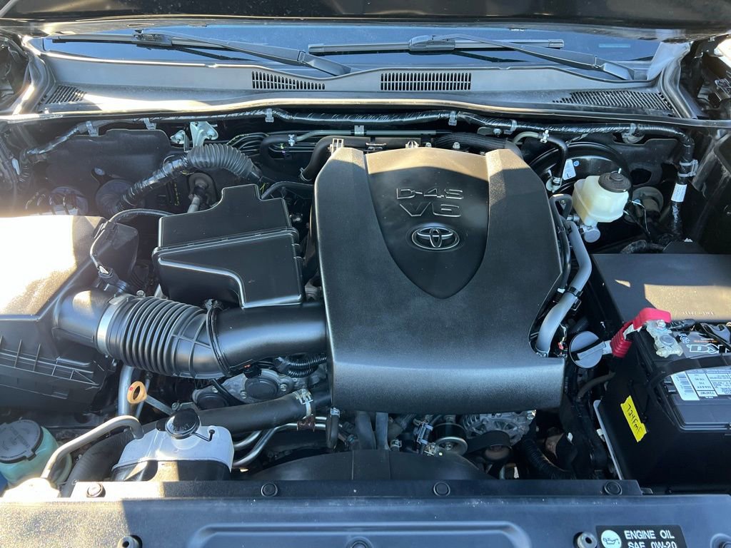 Used 2018 Toyota Tacoma Limited image 46