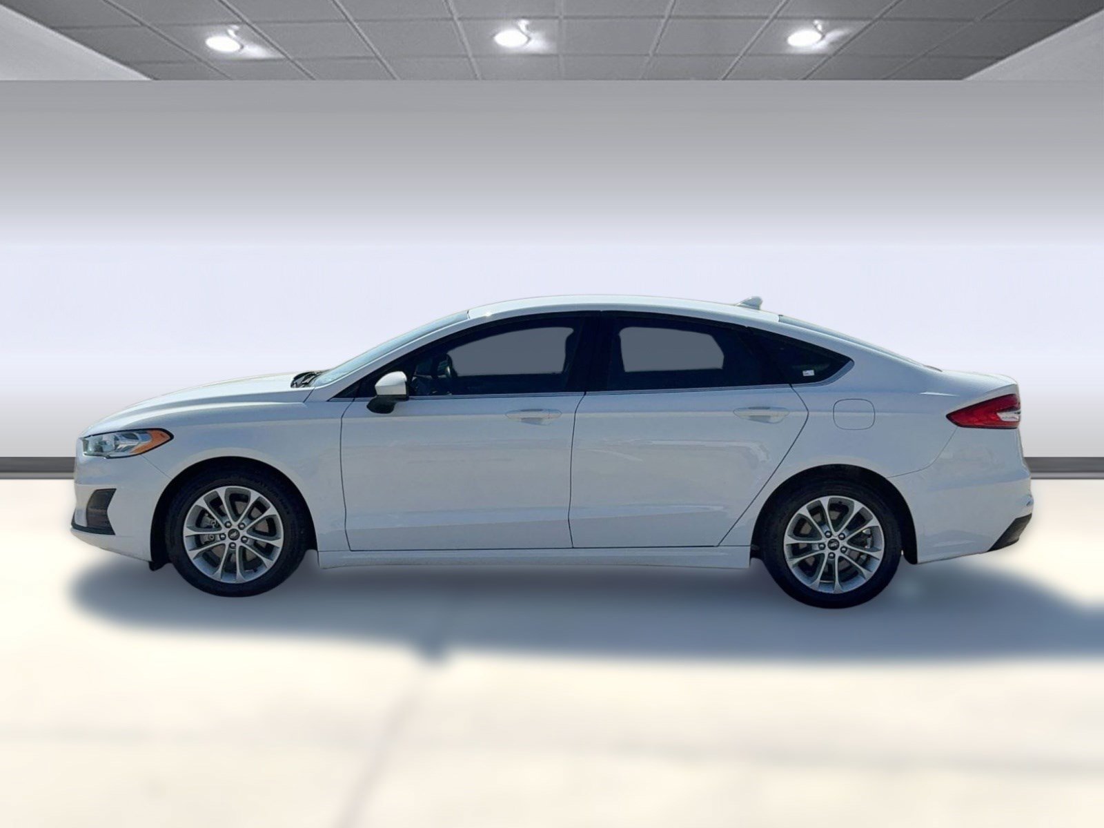 Used 2020 Ford Fusion SE image 2