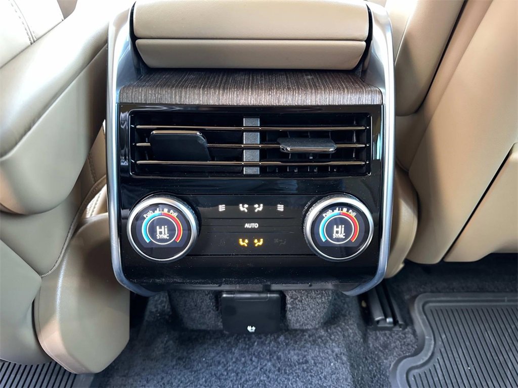 New 2025 Land Rover Range Rover SE image 15