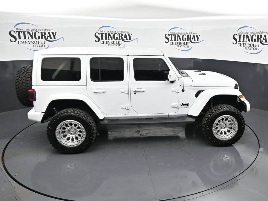 Used 2022 Jeep Wrangler Unlimited Sahara AWD/4WD image 25