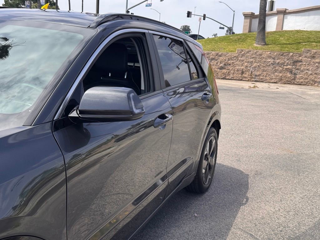 Used 2025 Kia Niro Wind FWD image 9